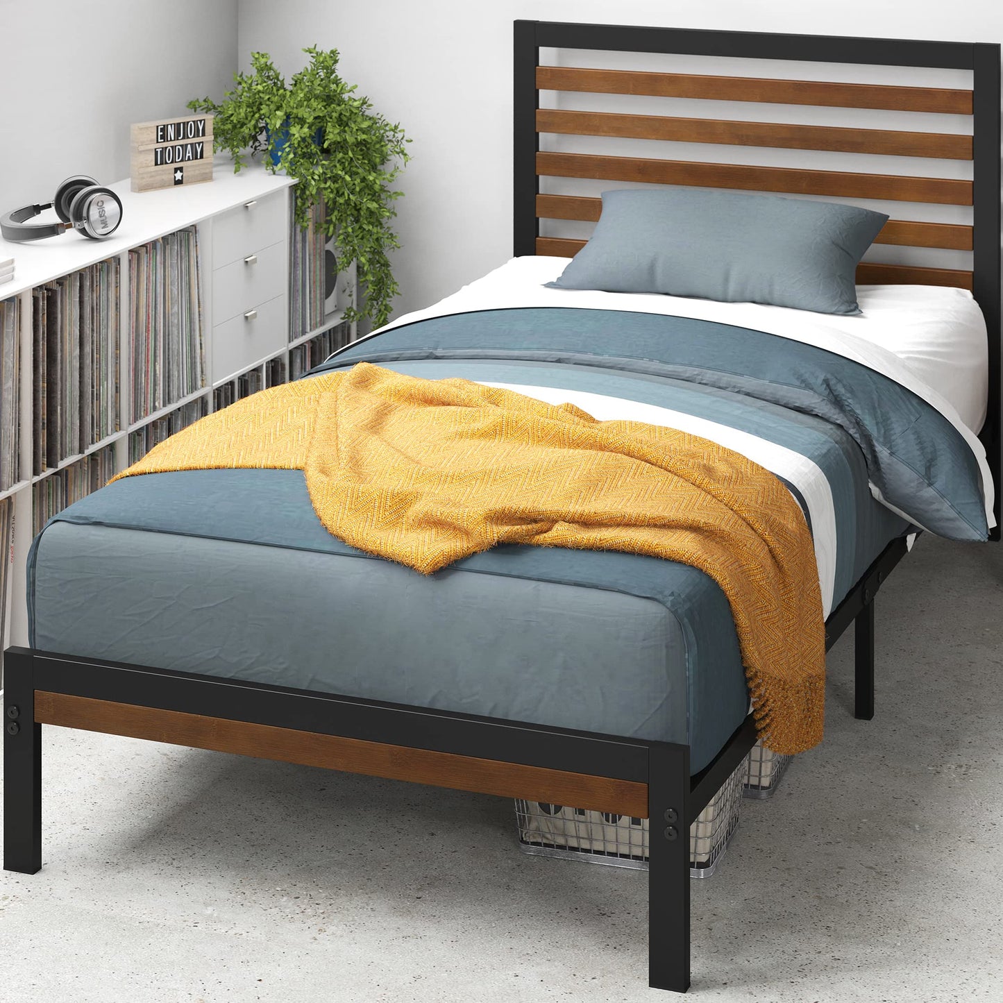 Zinus Leah Bamboo Platform Bed Frame with Headboard, No Box Spring Needed, Wood Slat Support, Easy Assembly, Queen