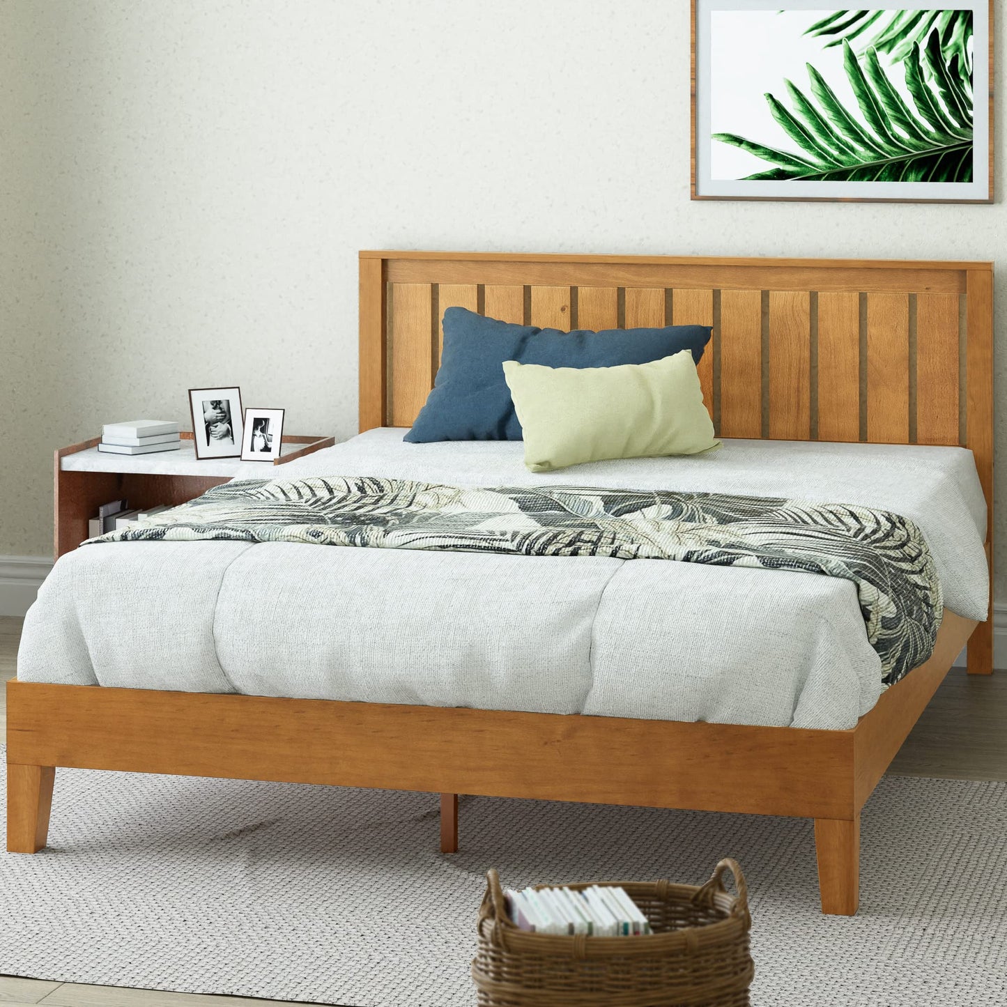 ZINUS Vivek Deluxe Wood Platform Bed Frame with Headboard, Wood Slat Support, No Box Spring Needed, Easy Assembly, Queen